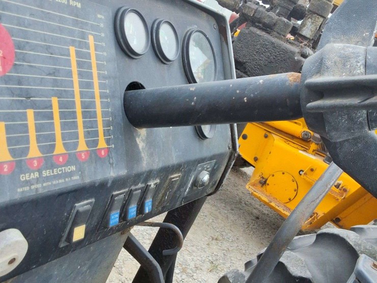 white-60-tractor,-cummins-engine,-2wd,-w2846qt-loader,-2nd-owner,-1-remote,-3pt,-540pto,-2515-original-hrs.,-16.9-34-tires,-s/n:-403144-60t-image-10