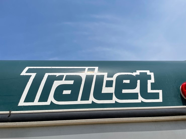 #103-•-1998-trailet-2-horse-trailer-with-overnight-package-(has-wi-title)-image-9