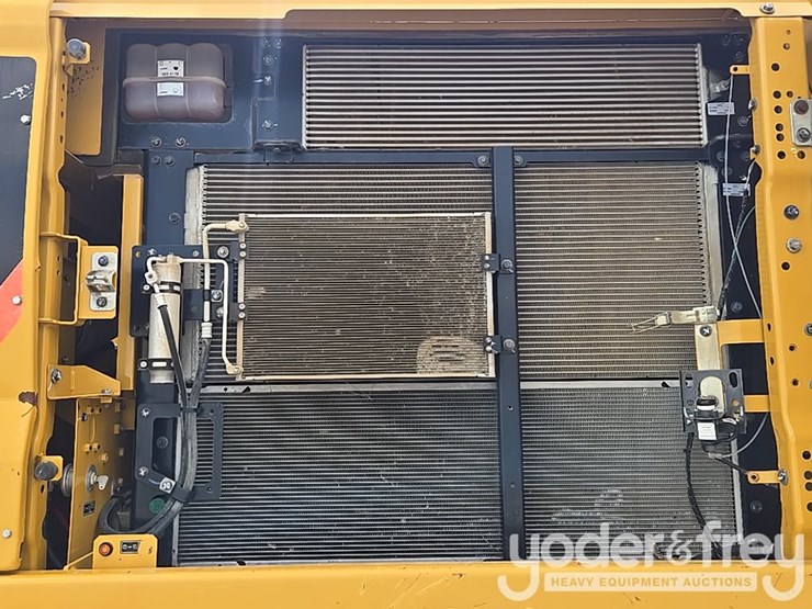 2019-caterpillar-336-image-35