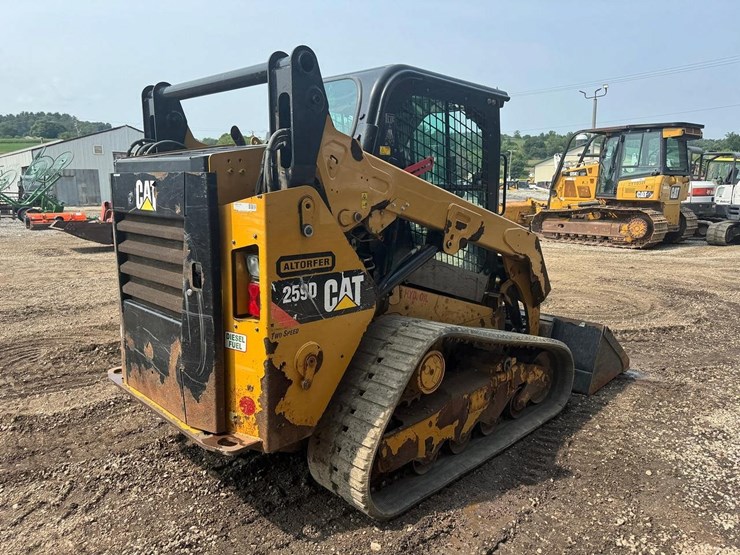 2016-caterpillar-259d-image-6