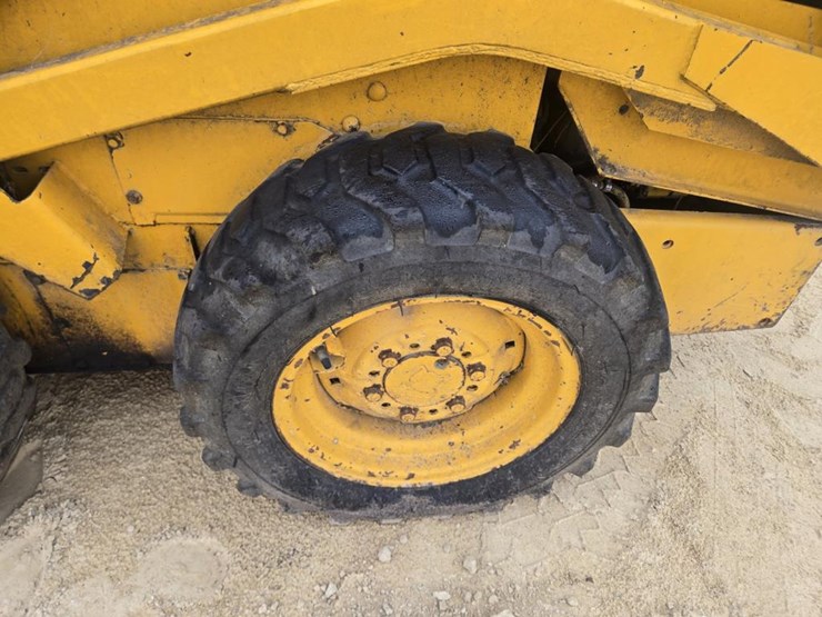 john-deere-570-image-7