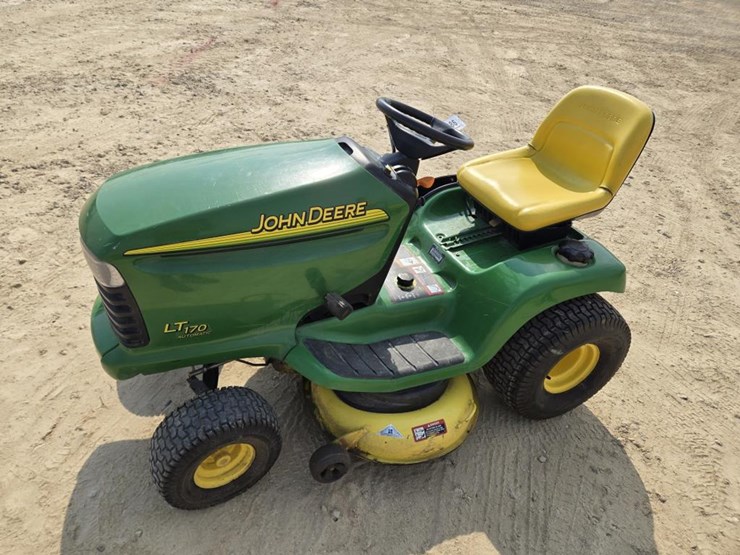 john-deere-lt170-image-1