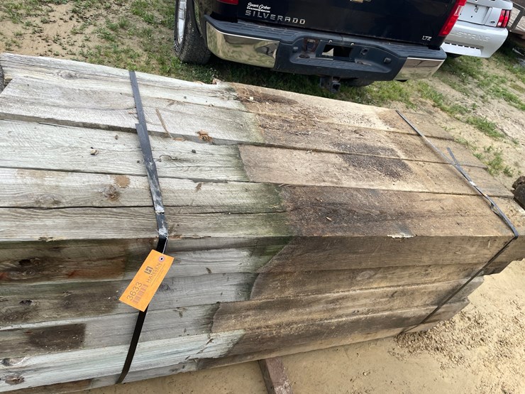 #3633-•-bundle-of-used-guard-rail-posts-image-9
