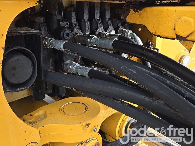 2014-deere-310sk-image-31