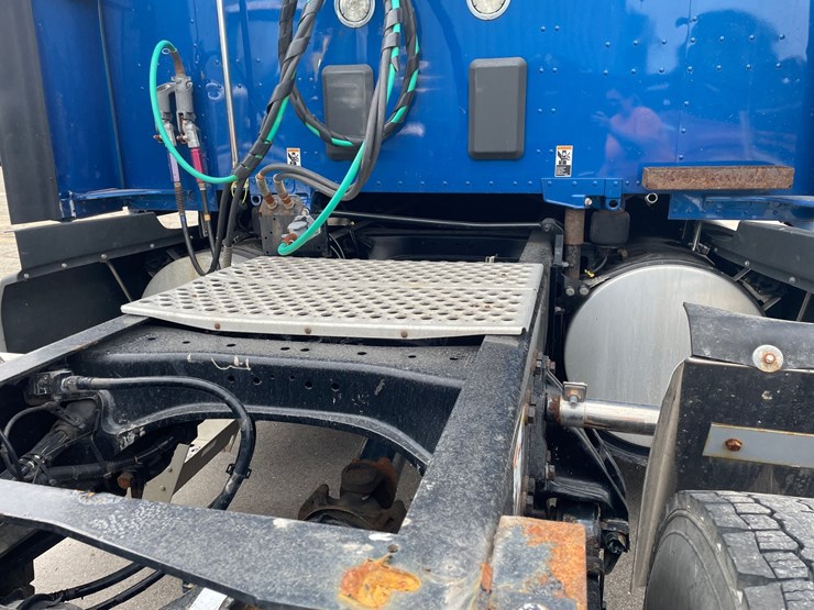 2020-kenworth-t680-image-22