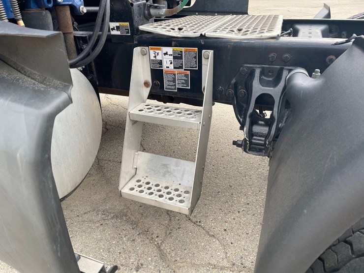2020-kenworth-t680-image-10