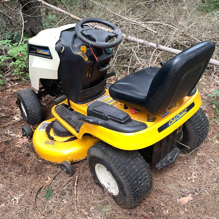 #5755 • Cub Cadet Riding Lawn Mower LTX 1045 Hydraulic