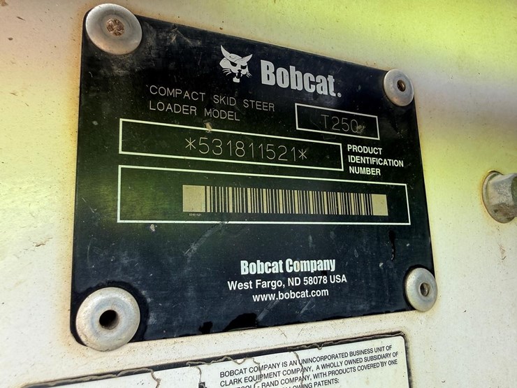 bobcat-t250-image-25