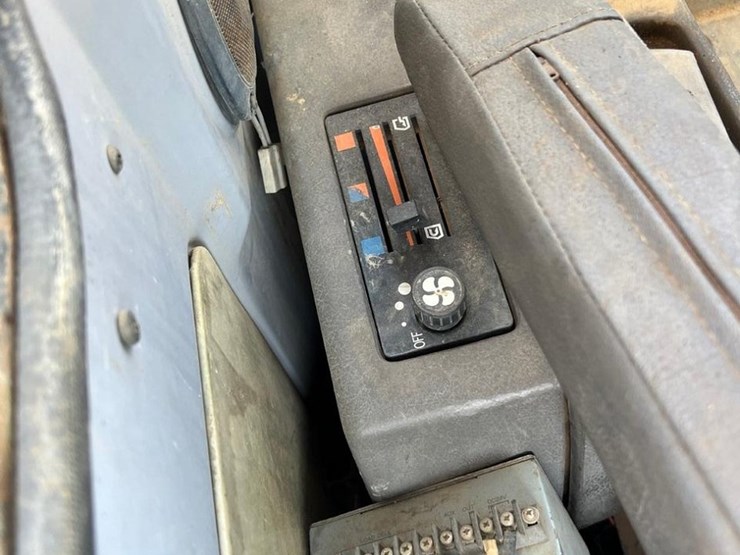 hitachi-ex200-image-23