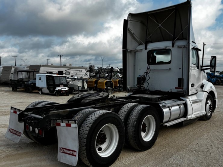 2019-kenworth-t680-image-4
