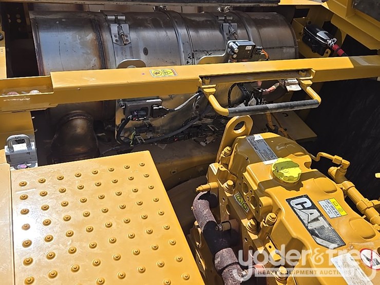 2019-caterpillar-336-image-53