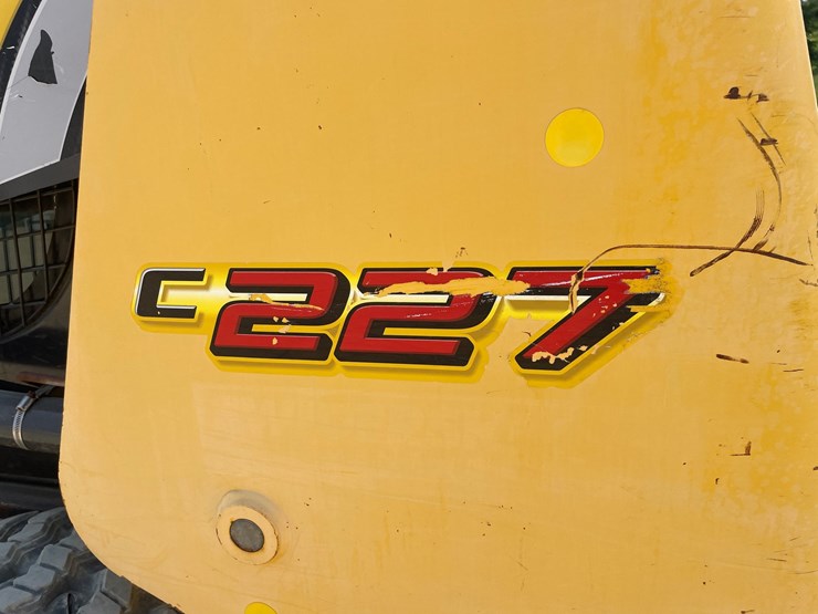 2016-new-holland-c227-image-11