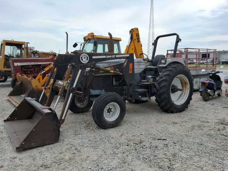 white-60-tractor,-cummins-engine,-2wd,-w2846qt-loader,-2nd-owner,-1-remote,-3pt,-540pto,-2515-original-hrs.,-16.9-34-tires,-s/n:-403144-60t-image-2