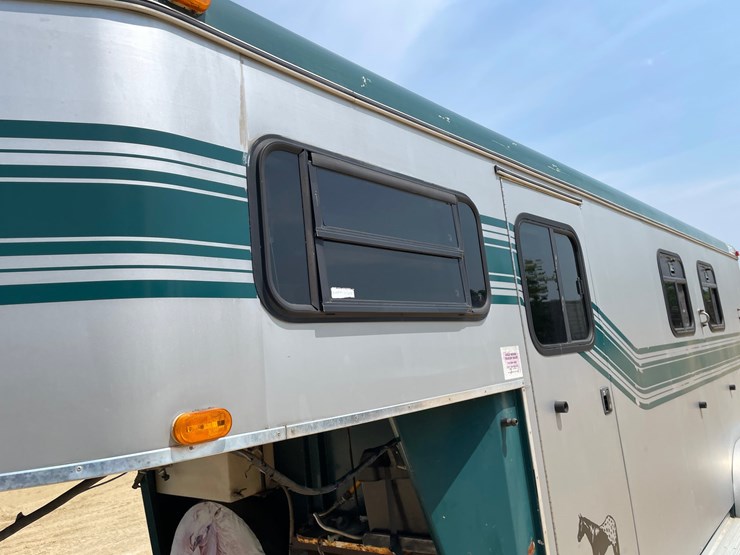 #103-•-1998-trailet-2-horse-trailer-with-overnight-package-(has-wi-title)-image-12