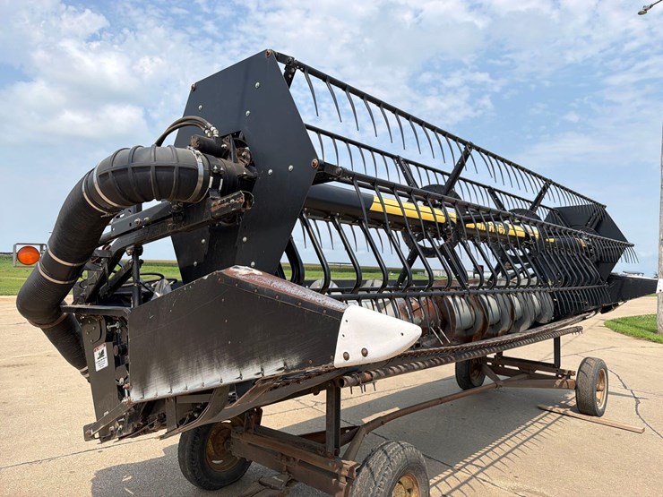 agco-20ft-air-reel-bean-head-w/-cart-image-12