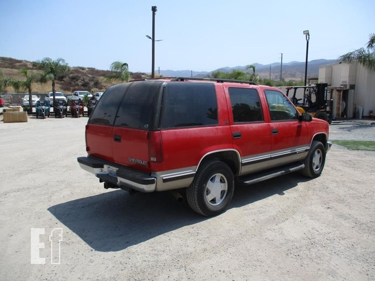 1999-chevrolet-tahoe-image-3