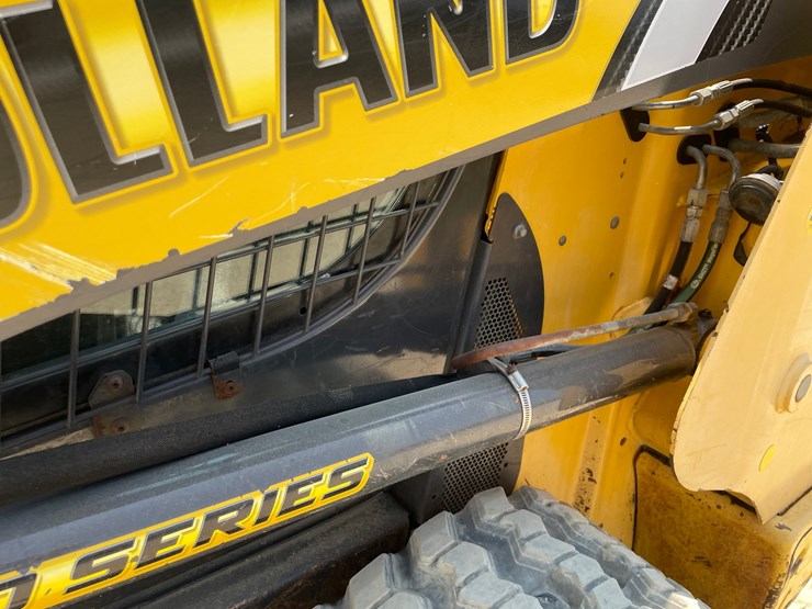 2016-new-holland-c227-image-17