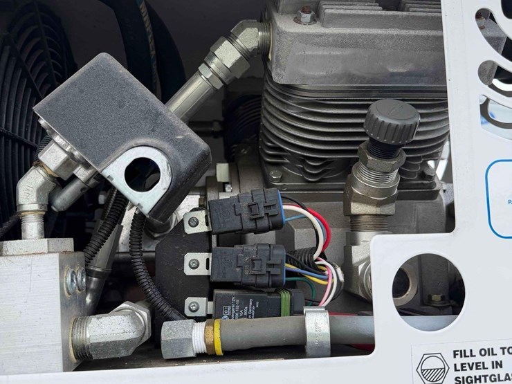 2025-kenworth-t280-image-37