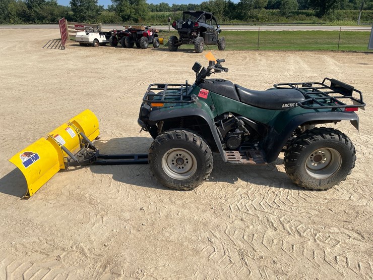 #1231-•-2000-arctic-cat-4-wheeler-with-5'-moose-plow-image-8
