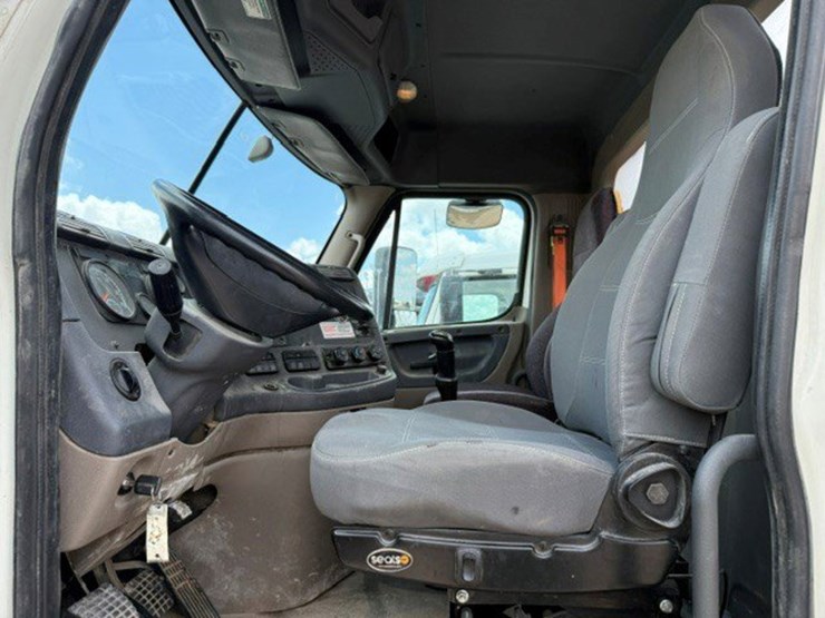 2018-freightliner-cascadia-image-9