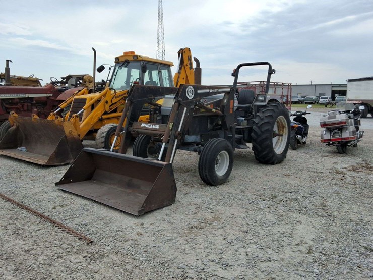 white-60-tractor,-cummins-engine,-2wd,-w2846qt-loader,-2nd-owner,-1-remote,-3pt,-540pto,-2515-original-hrs.,-16.9-34-tires,-s/n:-403144-60t-image-3