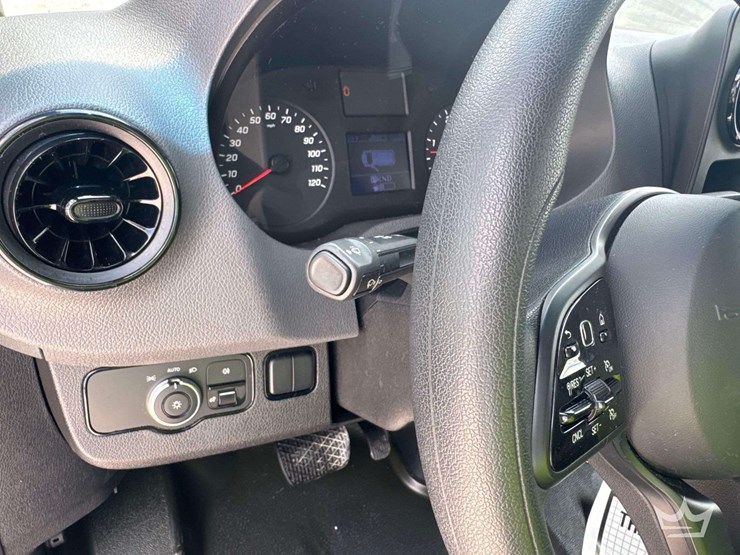 2021-mercedes-benz-sprinter-4500-image-34