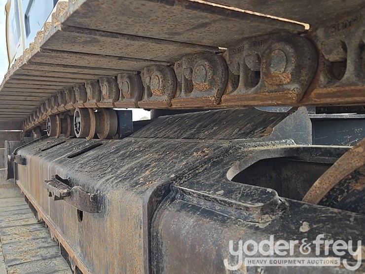 2019-caterpillar-336-image-17
