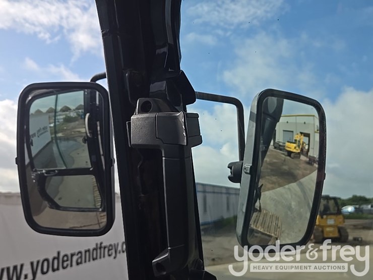 2019-caterpillar-336-image-64
