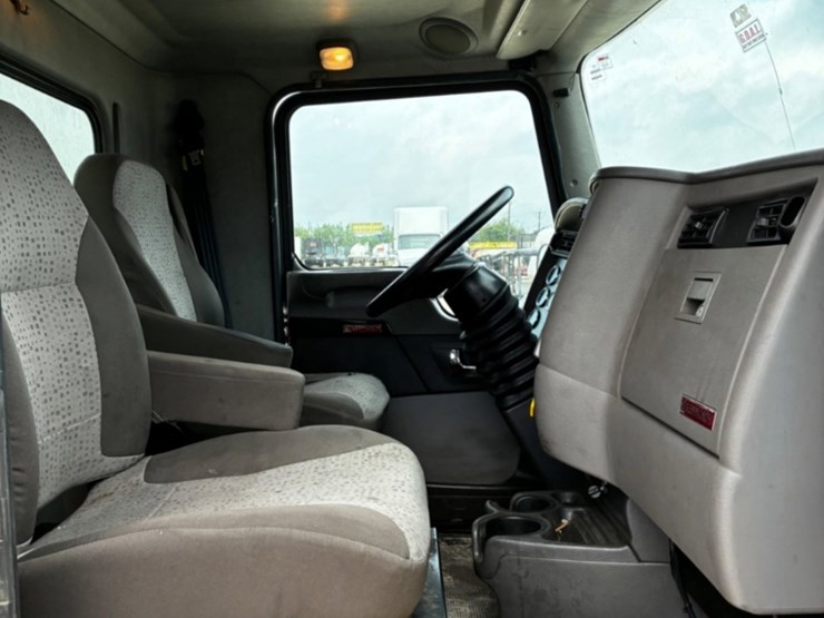 2020-kenworth-t270-image-10