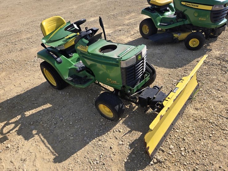 john-deere-gt235-image-3