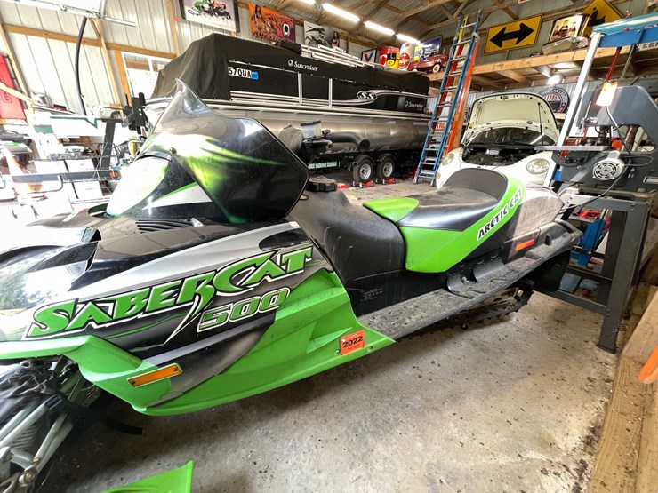 #5735-•-2004-artic-cat-snowmobile-image-5