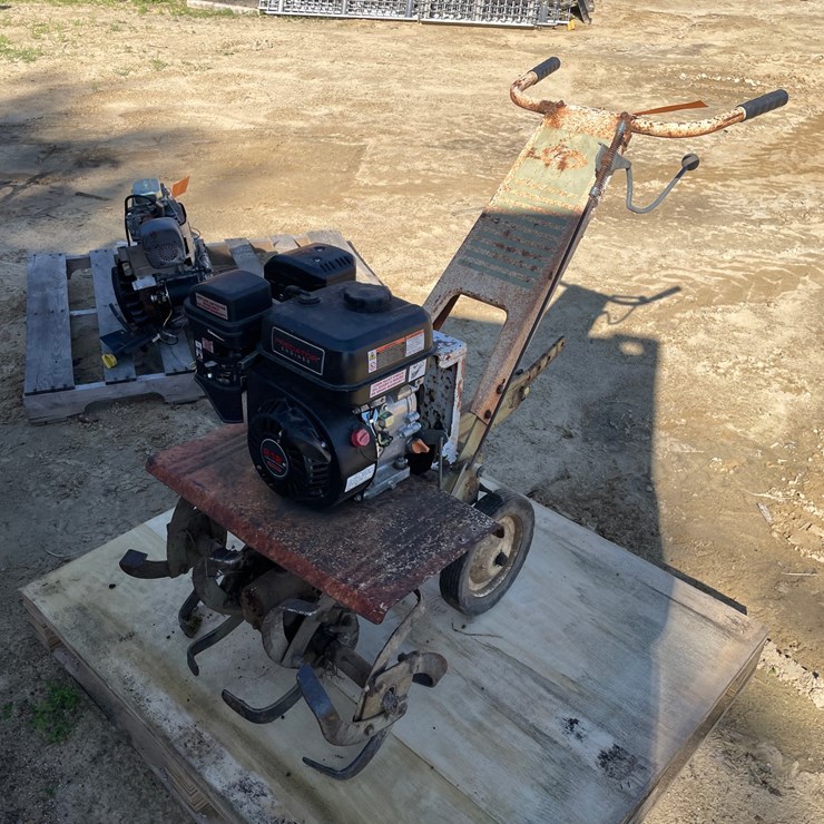 #3589 • Gilson Brothers Co. Tiller