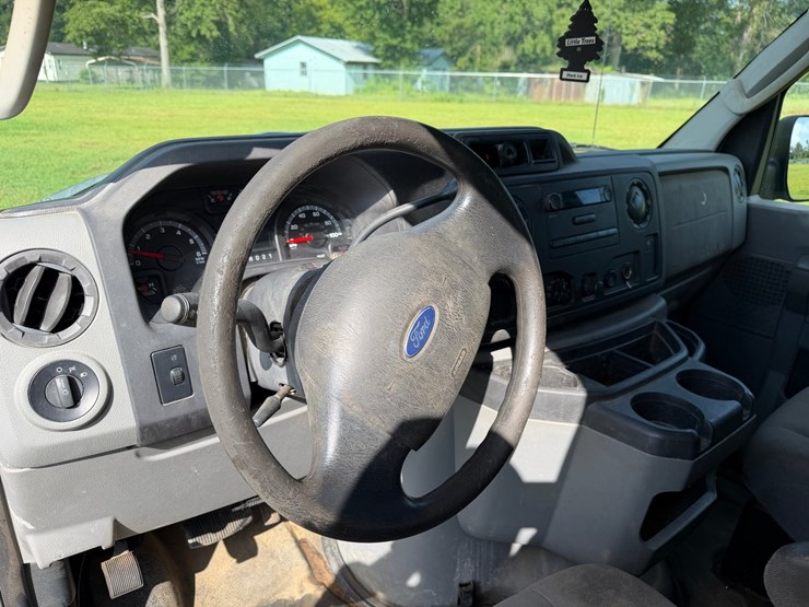 2012-ford-e150-image-12