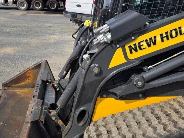 2022-new-holland-c345-image-32