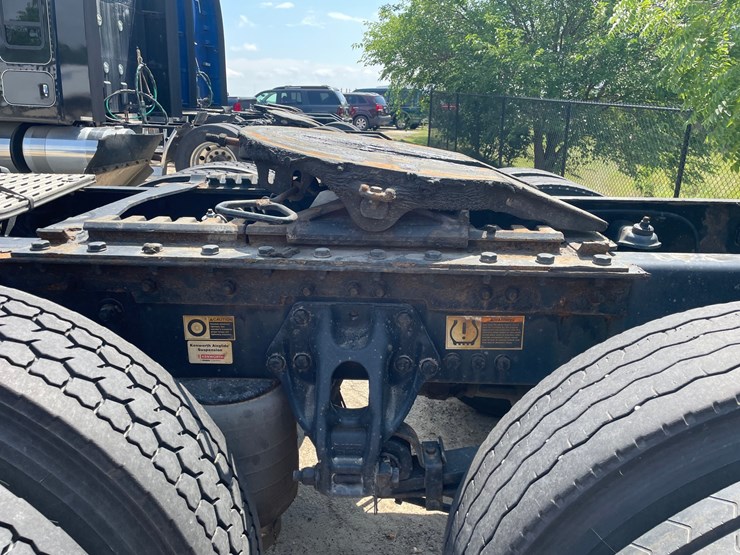 2020-kenworth-t680-image-12