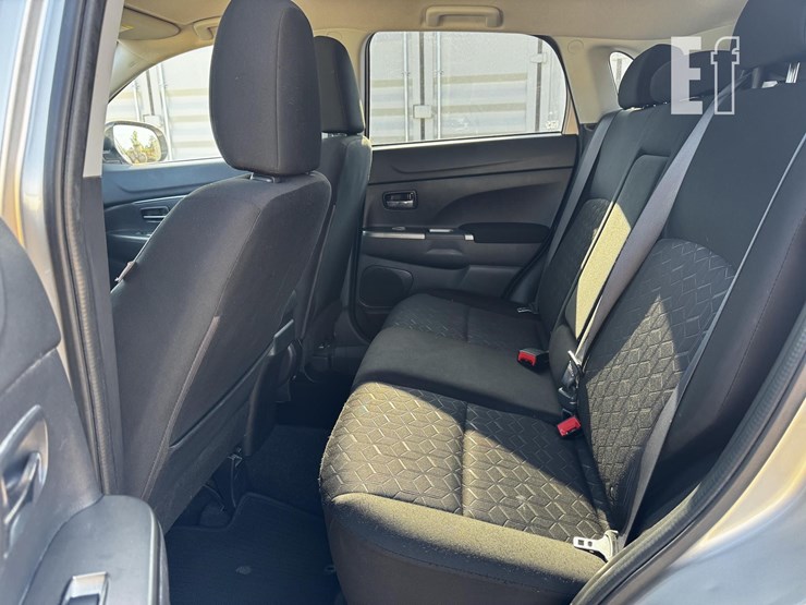 2021-mitsubishi-outlander-image-10