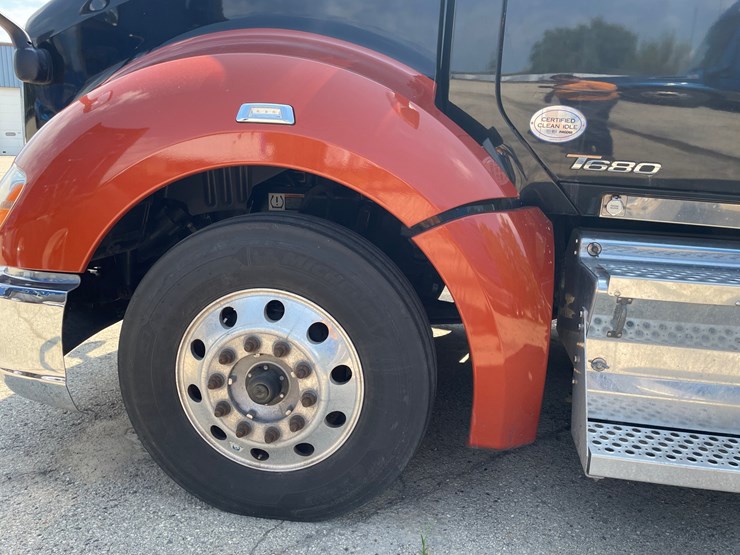 2019-kenworth-t680-image-17
