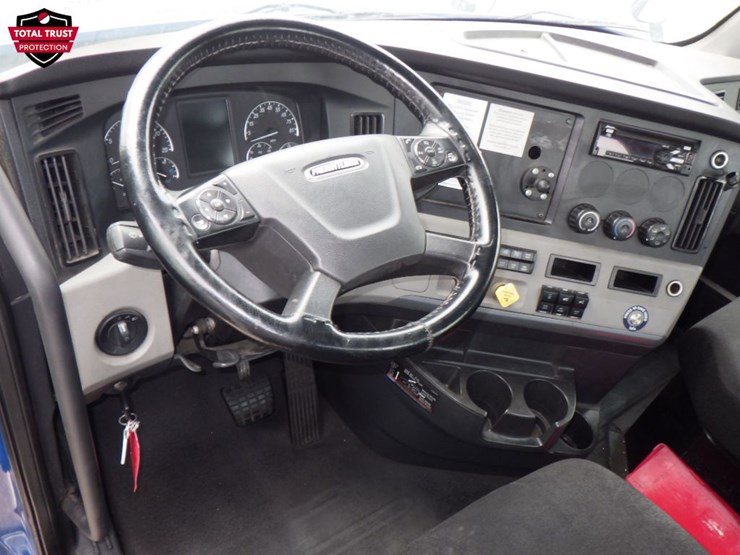 2020-freightliner-cascadia-116-image-13