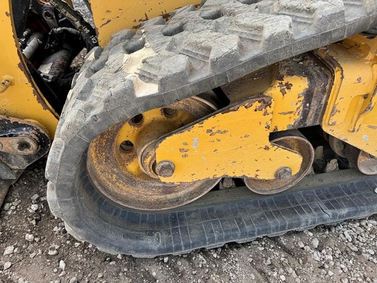 2023-caterpillar-259d3-image-14
