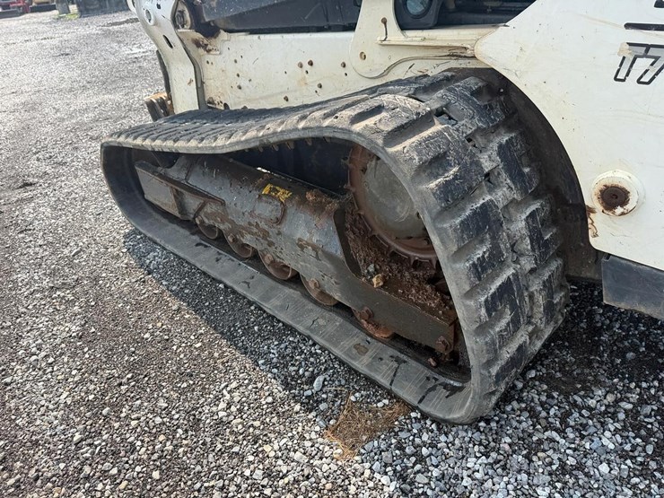 2020-bobcat-t770-image-17