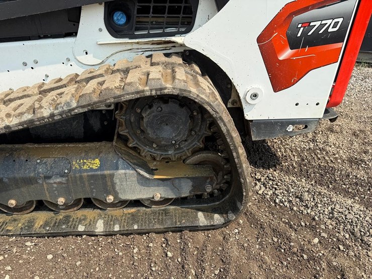 2023-bobcat-t770-image-18