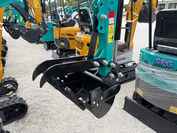 #409-•-unused-cfg-industrial-kt13r-mini-excavator-image-5