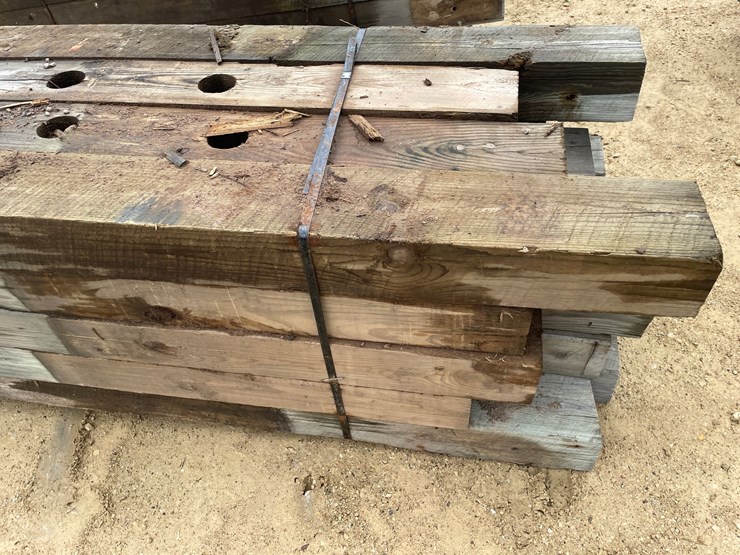 #3624-•-bundle-of-used-guard-rail-posts-image-6