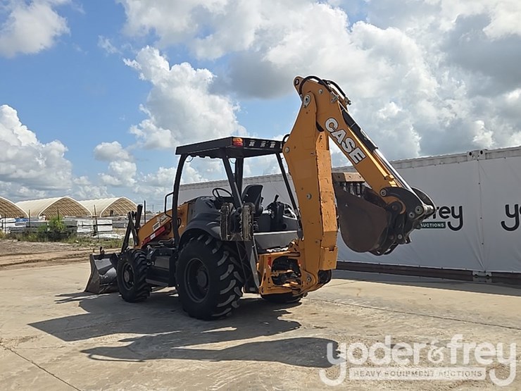 2018-case-580sn-image-3