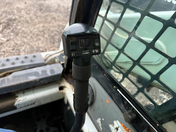 2005-bobcat-t190-image-22