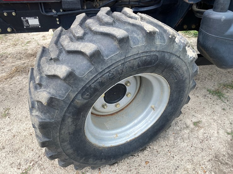 2012-mahindra-6010-image-15