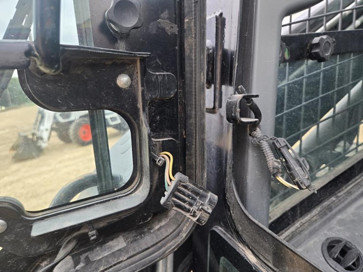 new-holland-c238-image-17