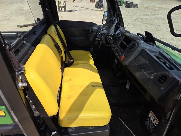 2018-john-deere-gator-xuv-835m-image-14