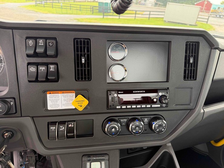 2025-kenworth-t280-image-44