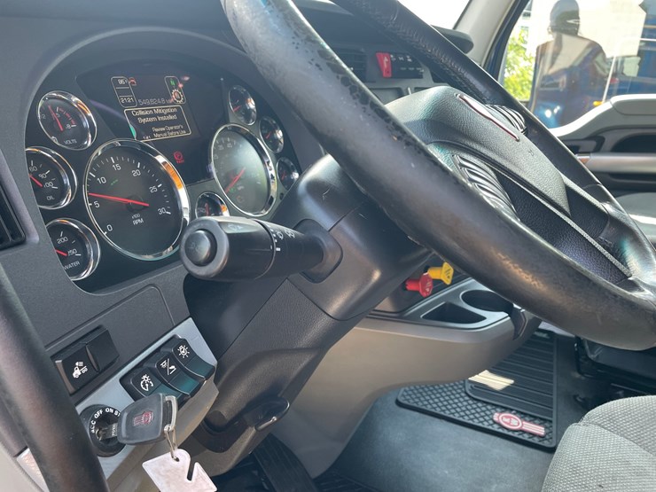 2020-kenworth-t680-image-22